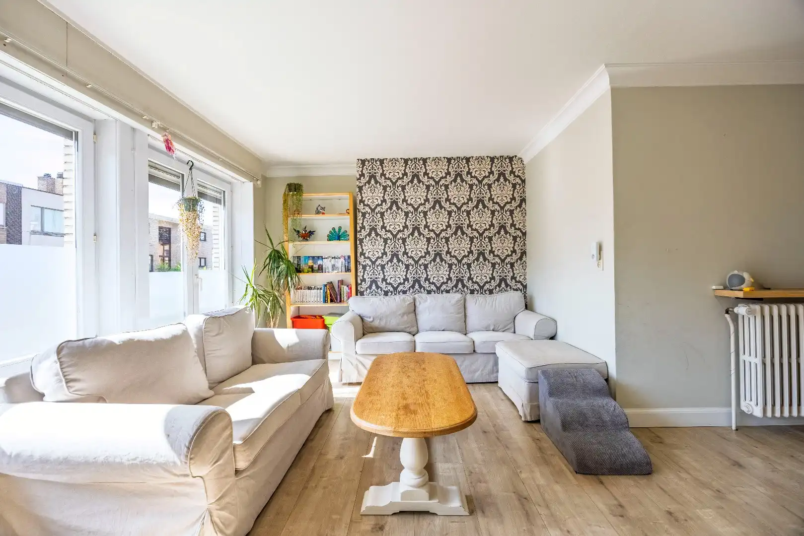 Instapklare bel-etagewoning met garage, zonnepanelen en aangename buitenruimte in het centrum van Heist. foto 6