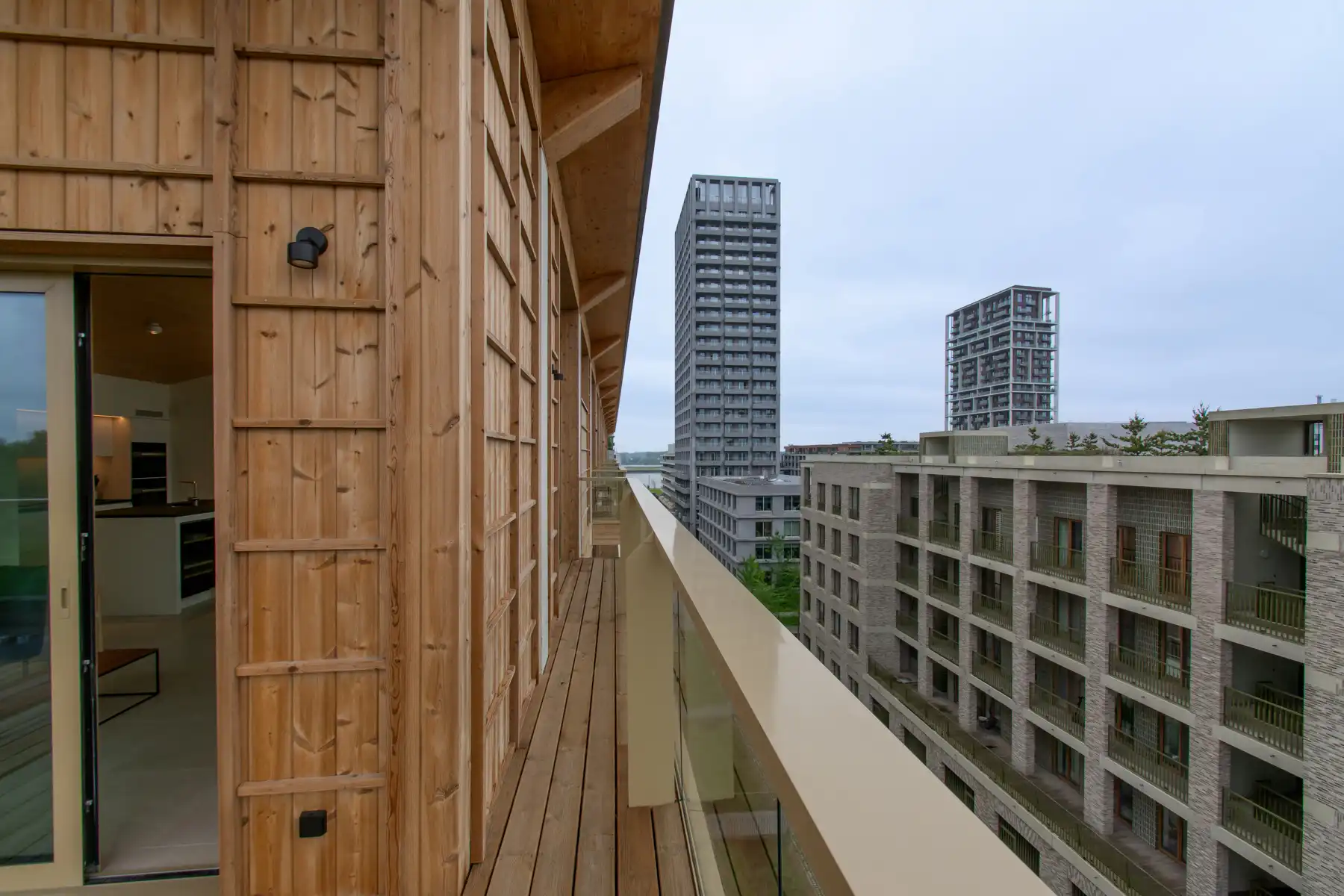 Prachtig gemeubelde 3-kamer penthouse met grote terrassen foto 12