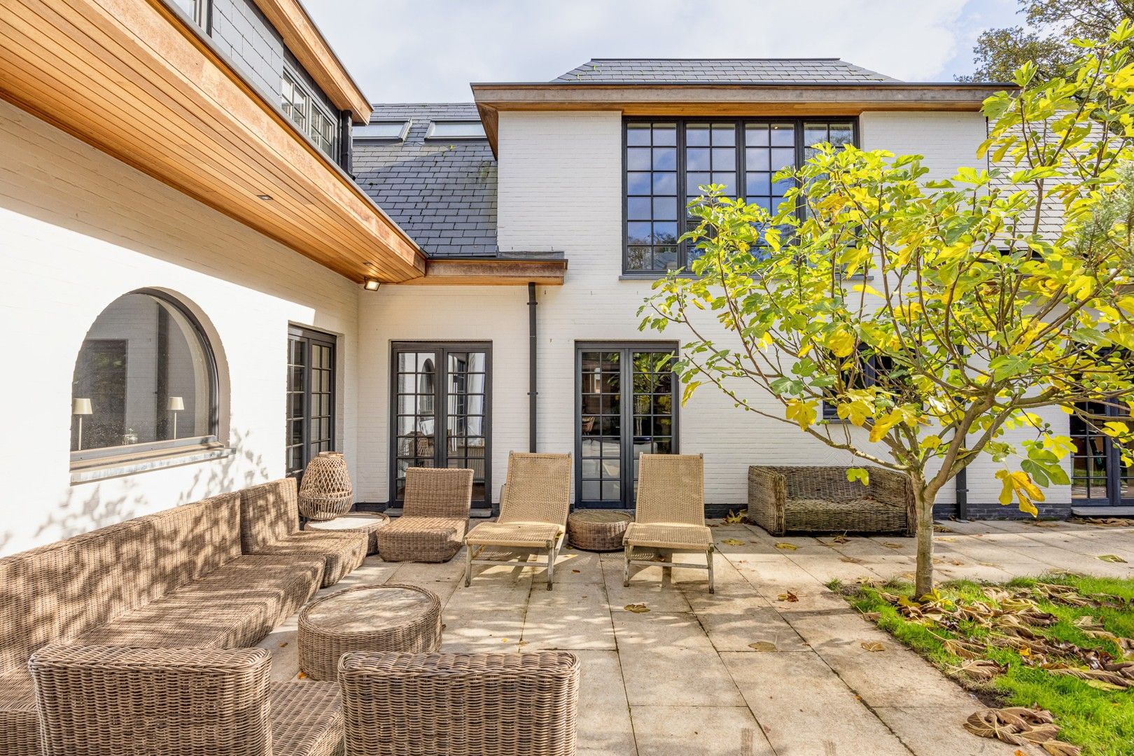 RUIME EXCLUSIEVE VILLA GELEGEN IN DE SCHADUW VAN HET PEERDSBOS foto 3