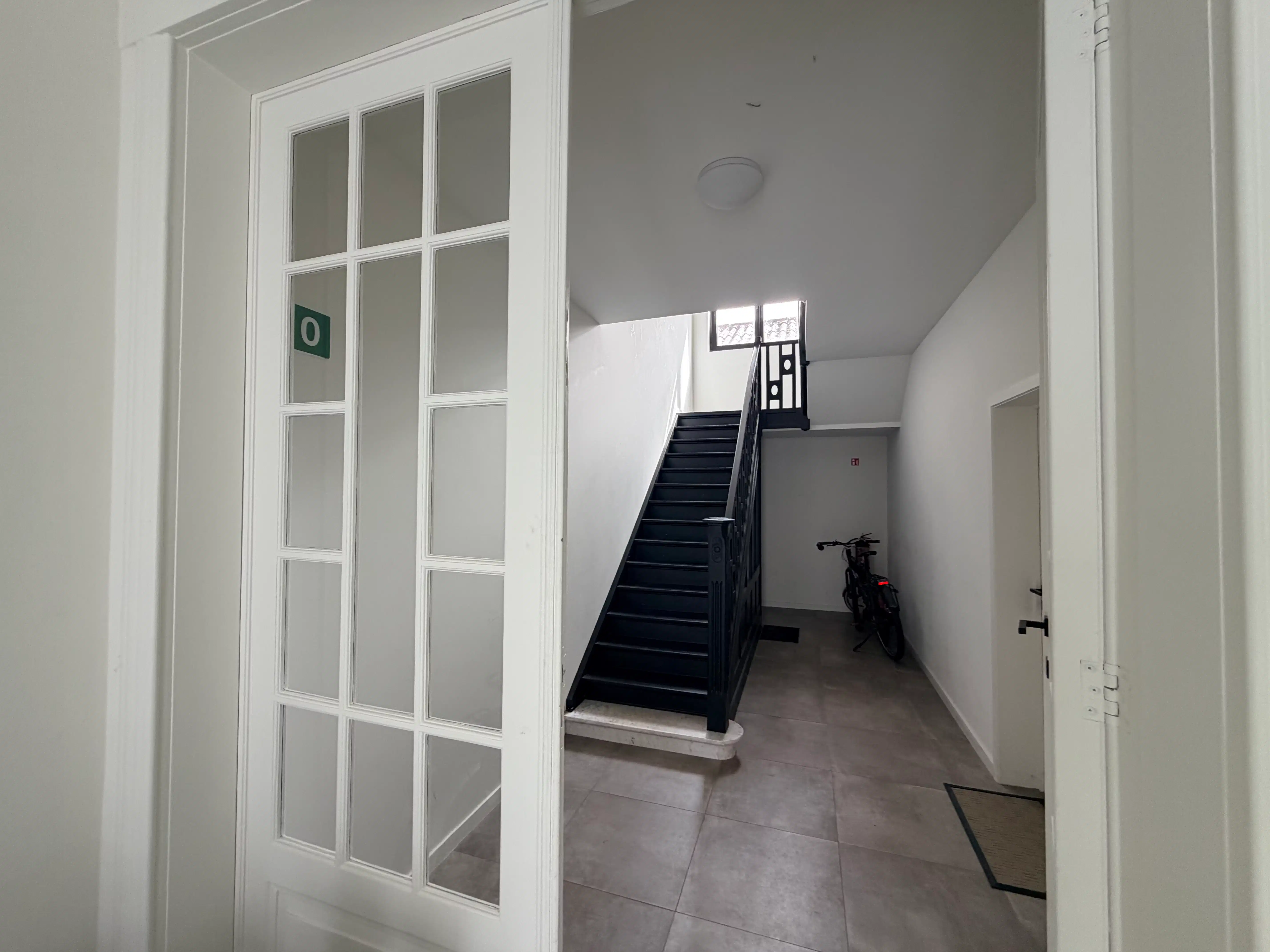 --- NIEUW --- Prachtig gerenoveerd appartement met 3 slaapkamers. foto 16
