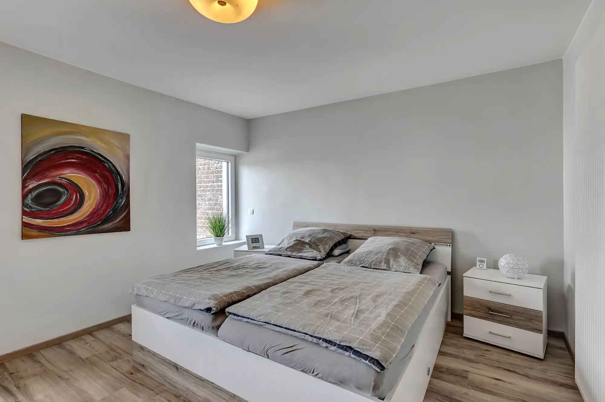 Compleet gerenoveerde woning met terras te Roosdaal foto 9
