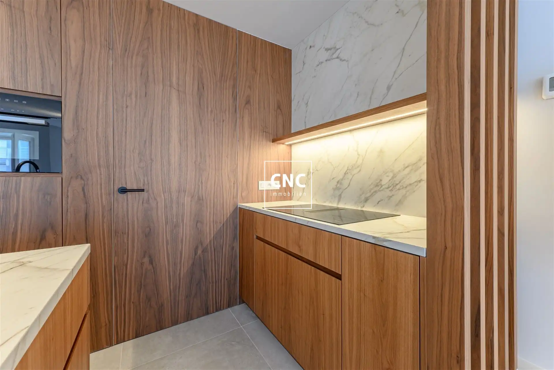 Stijlvol afgewerkt appartement met zijdelings zeezicht foto 7