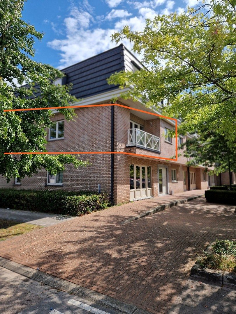  AFSPRAKEN ENKEL VIA MAIL!!  Te huur: stijlvol appartement met 2 slaapkamers in hartje Machelen - EPC A! foto {{pictureIndex}}