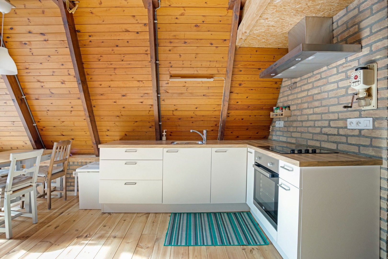 Unieke vakantiewoning, rustig gelegen op een perceel van 2.874m² foto 5