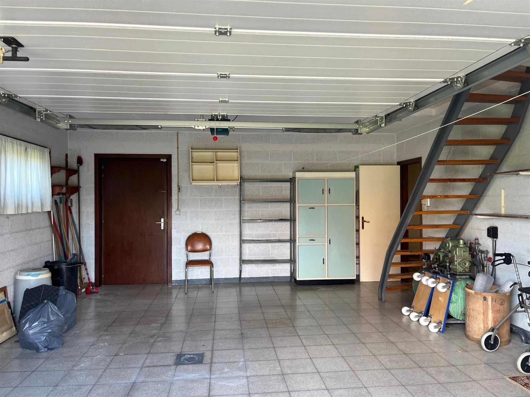 Ruime woning met drie slaapkamers en grote veranda foto 14