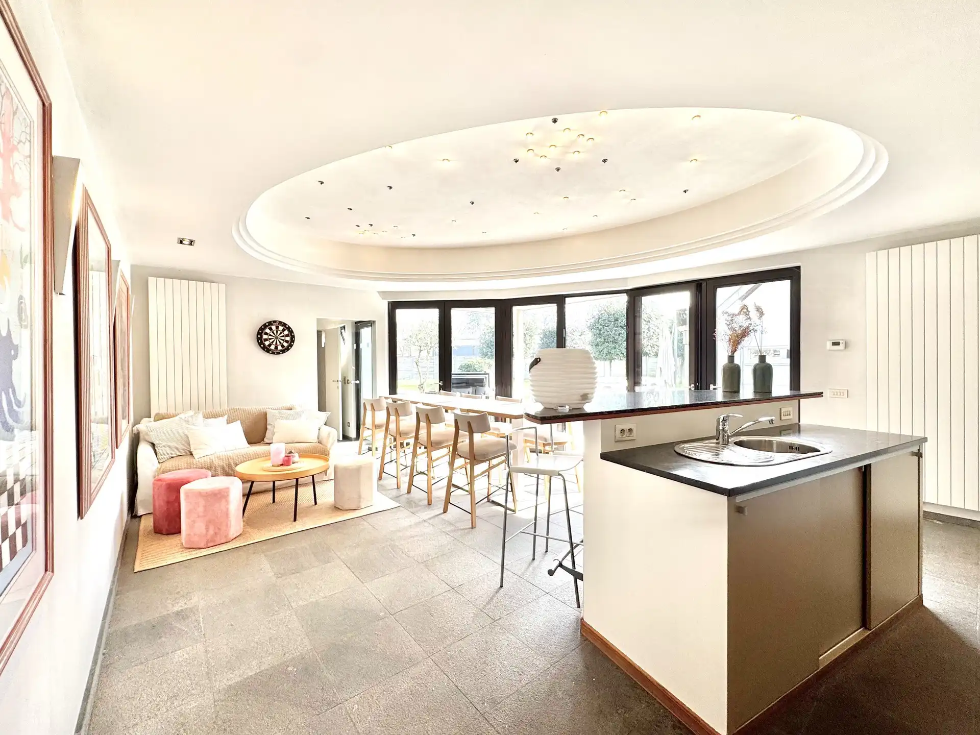 RUIME TIJDLOZE VILLA MET ZWEMBAD foto 54