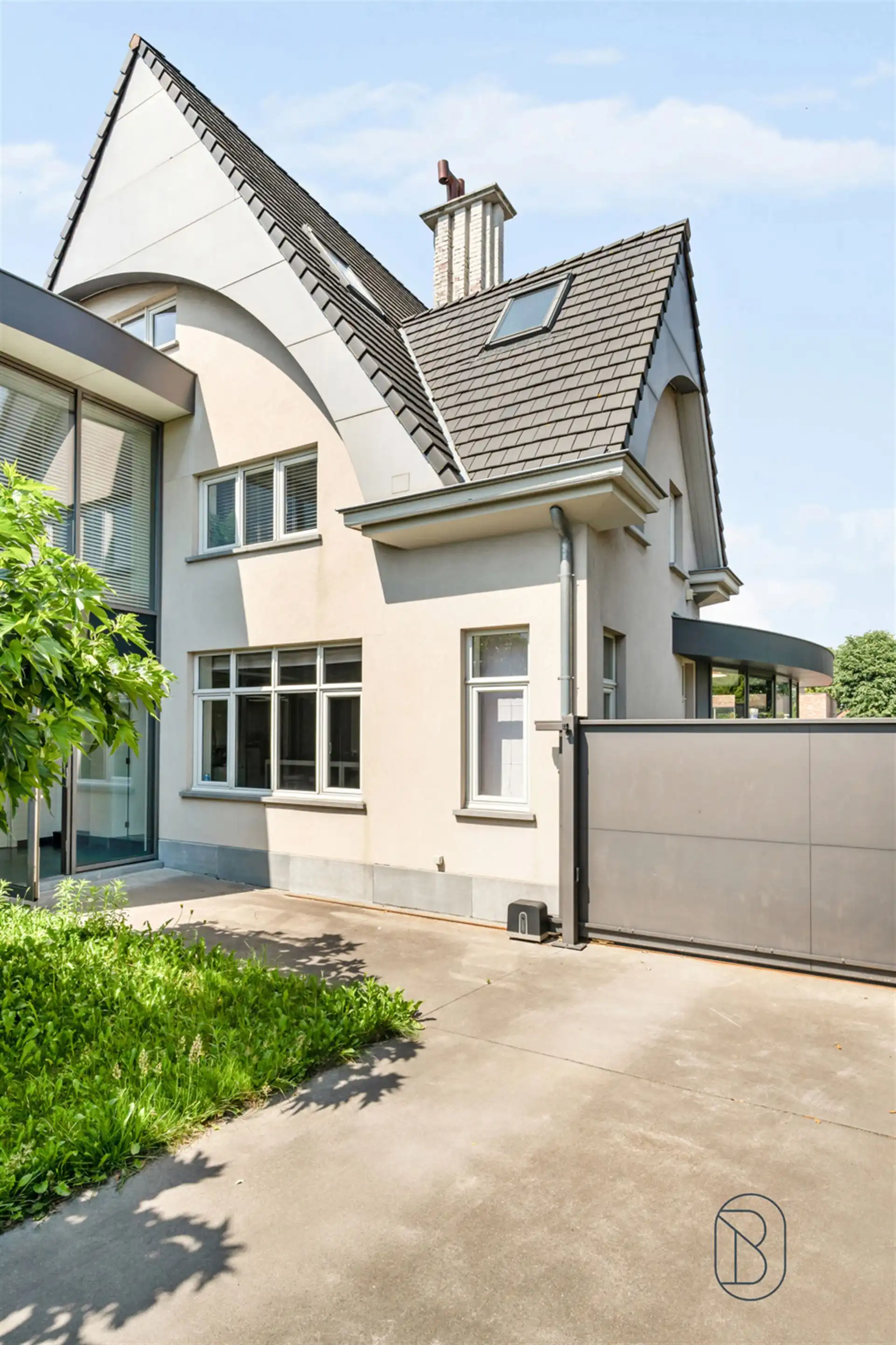Commercieel gelegen kantoor/praktijk + woonst met atelier foto 37