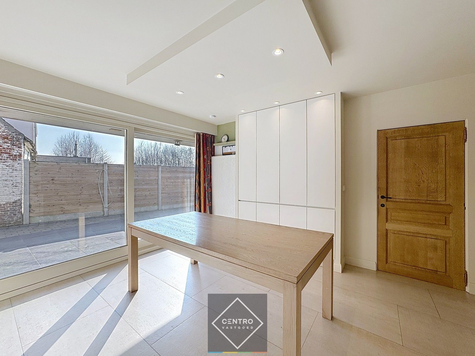 INSTAPKLARE woning met 4 slpks, 2 badks, PRAKTIJKRUIMTE en met MAGAZIJN! foto 10