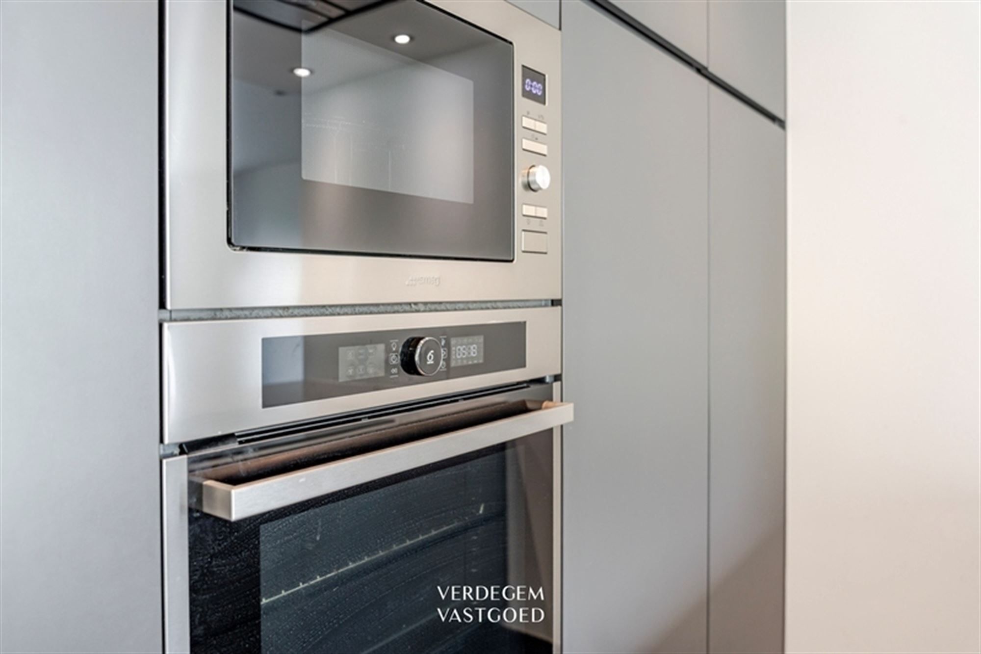 Moderne luxe en comfort in recente woning met 4 slaapkamers foto 11
