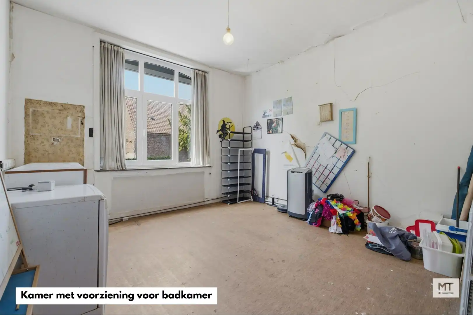 Bijzondere ruime herenwoning met 5 slaapkamers, 2 bureelruimtes, garage en tuin in het centrum van Ieper foto 23