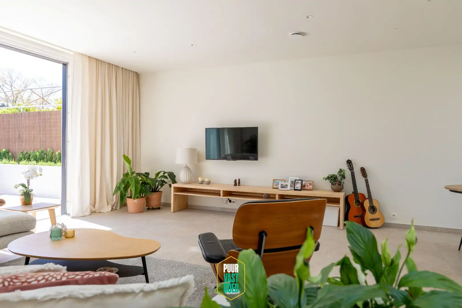 Prachtige, compleet gerenoveerde, zonnige woning met tuin foto 8