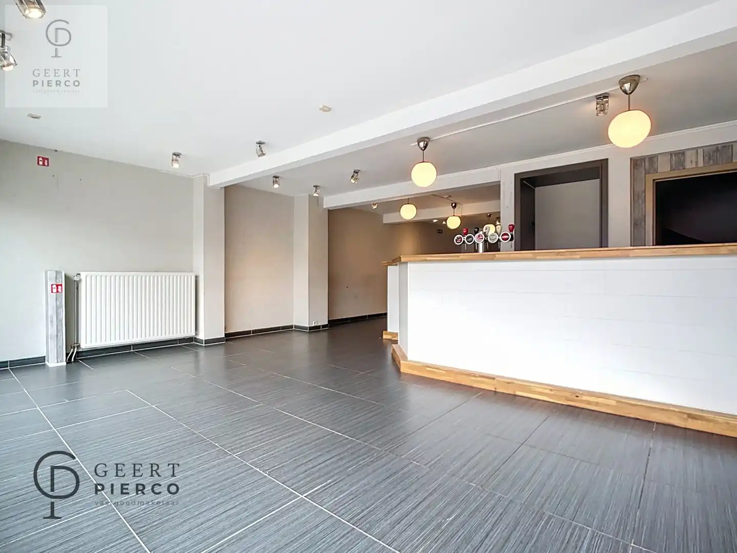 Handelszaak met woonst foto 2