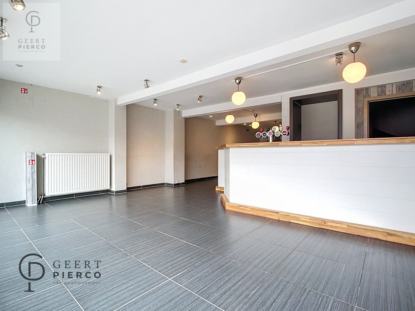 Handelszaak met woonst foto 2