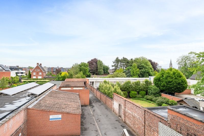 Centrum Roeselare -  Ruime garage te koop foto 2