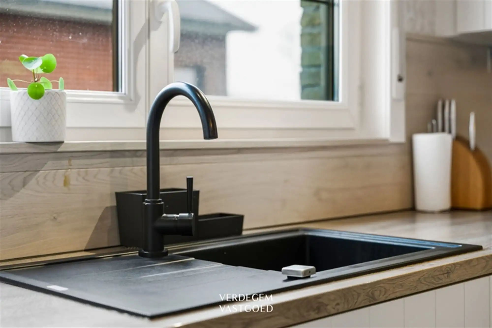 Ultra-gezellige woning met 3 slaapkamers, tuin, garage en atelier foto 9