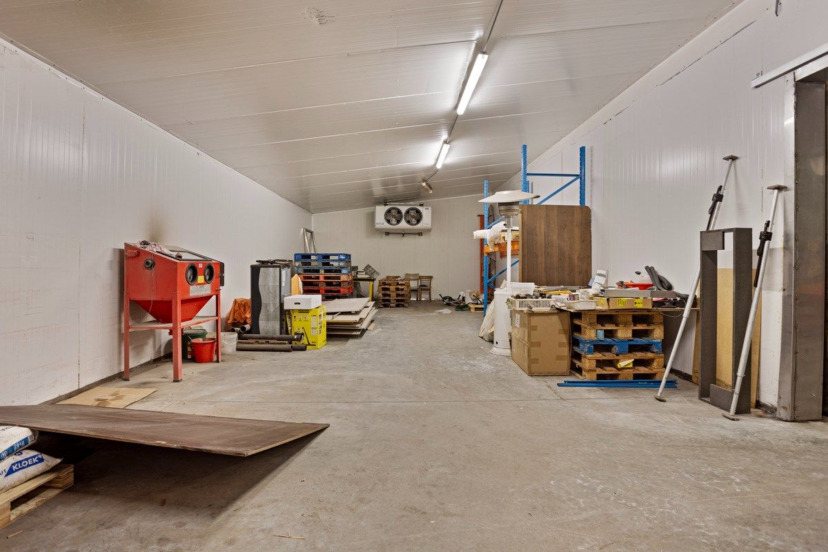 Villa met bedrijfsruimtes en magazijn – De perfecte combinatie foto 24