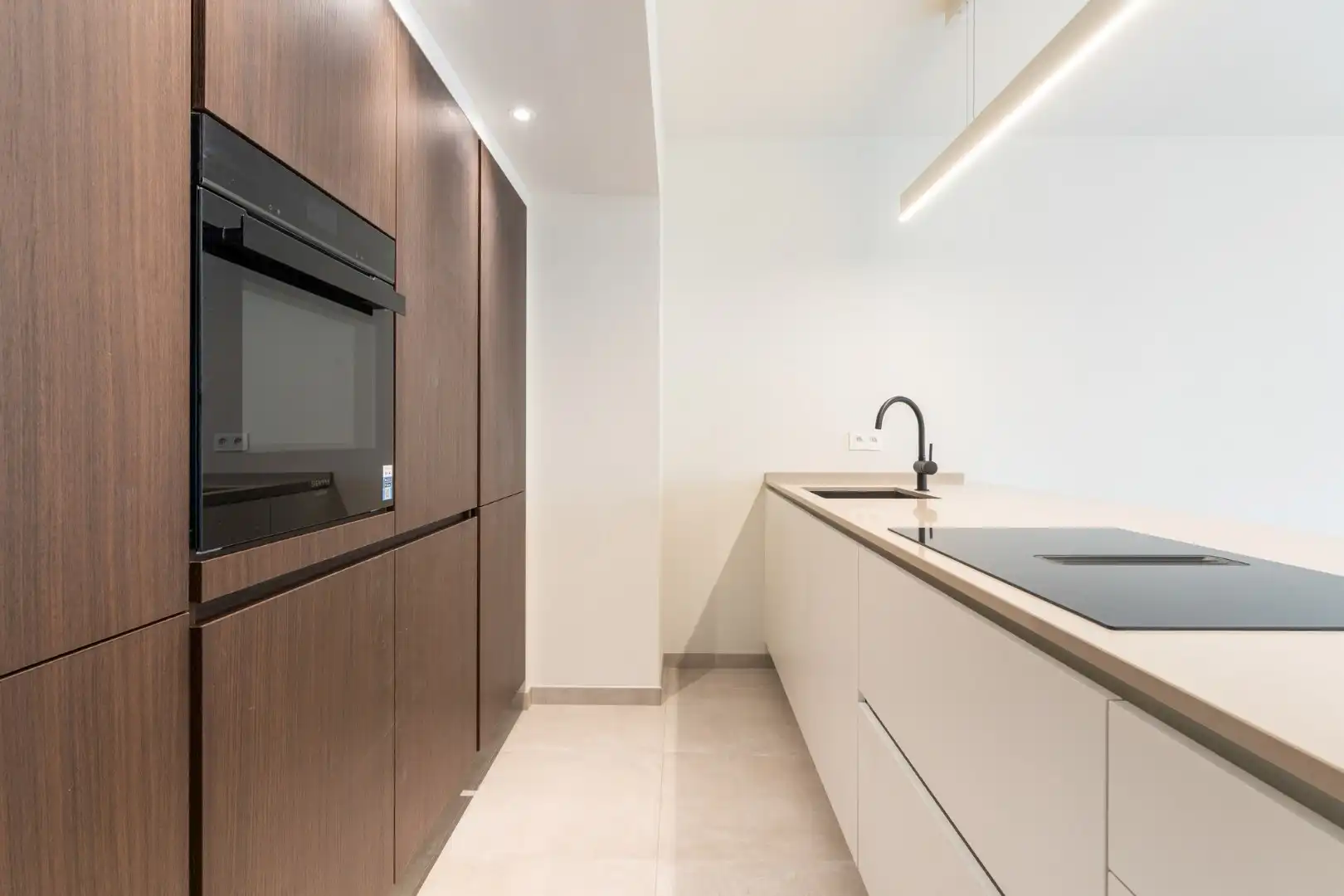 SCHITTEREND VERNIEUWD 2 SLPK APP MET ZIJDELINGS ZICHT OP ZEE foto 2