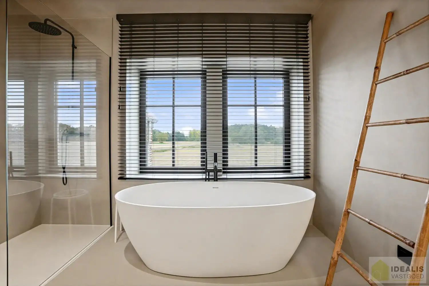 IDEALIS VASTGOED - EEN BIJZONDER HUIS, EEN BIJZONDERE LOCATIE, EEN UNIEKE KANS OM TE WONEN IN EEN AUTHENTIEK LANDHUIS MET EEN PRACHTIGE INRICHTING EN EEN HOOGWAARDDIGE AFWERKINGSGRAAD! foto 49