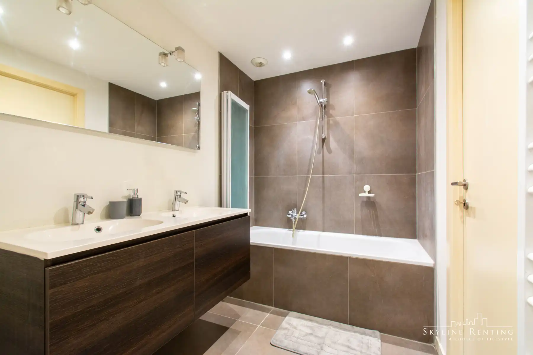  Mooi 2 verdieping appartement + 3K + terras (Europese wijk) foto 11