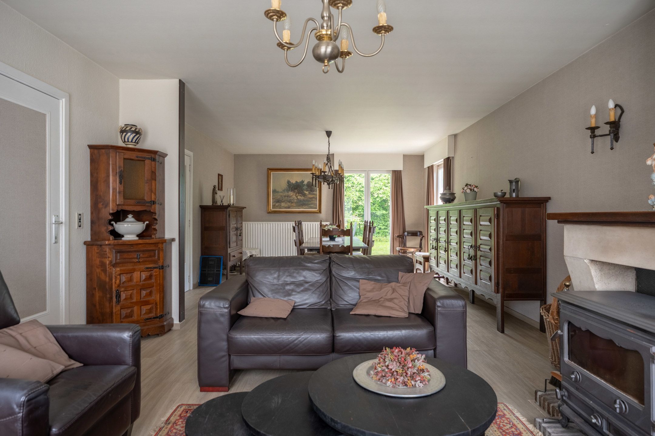 Te renoveren gelijkvloerswoning op mooi perceel van 1.437 m² foto 6
