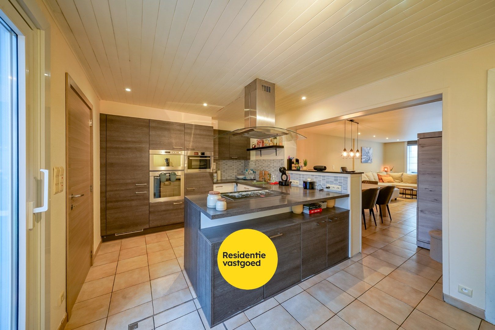 Instapklare gezinswoning met 4 slaapkamers, tuin en zicht op de Spuikom te Bredene foto 6