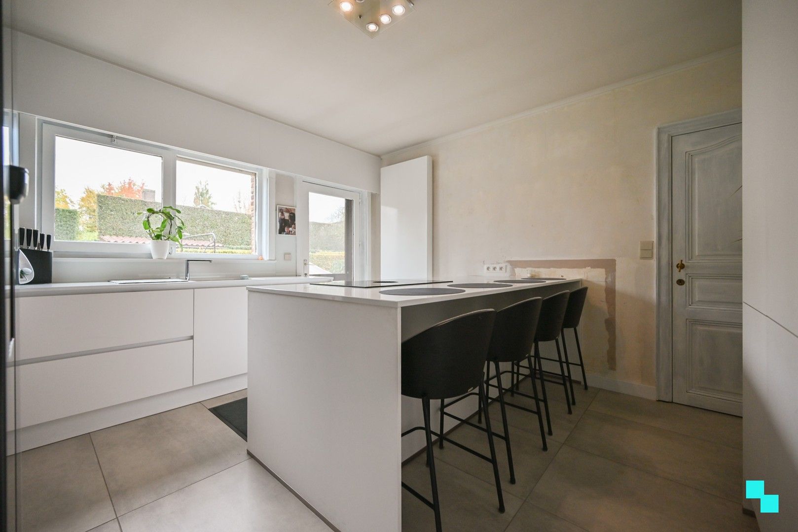 Gunstig gelegen eengezinswoning met vier slaapkamers te Izegem foto 14