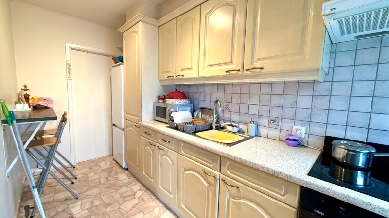 Centraal gelegen, ruim appartement met 2 slaapkamers en balkon foto 5