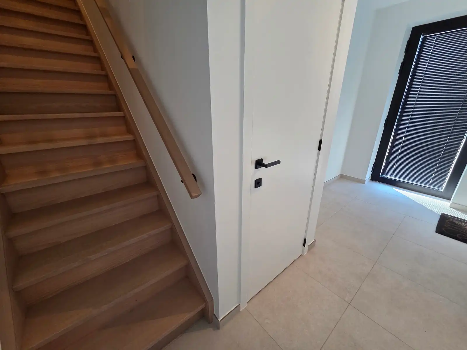 Instapklare recente woning met mooie tuin!!! foto 17
