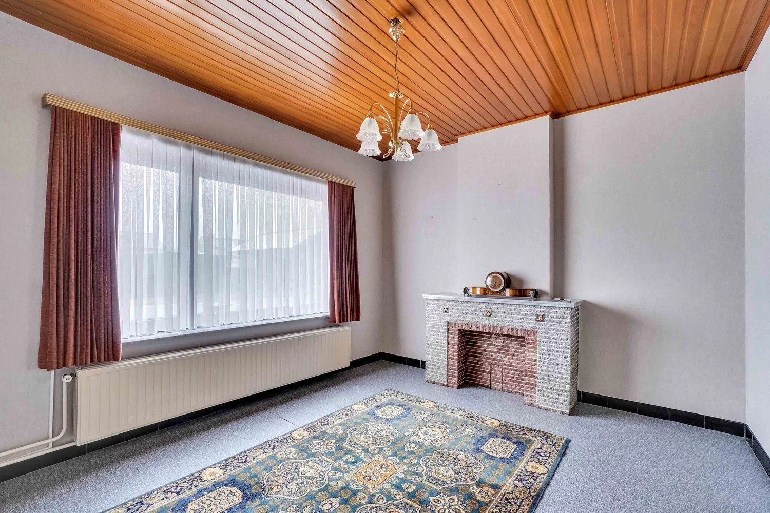 Woning met vier slaapkamers, garage en tuin foto 4