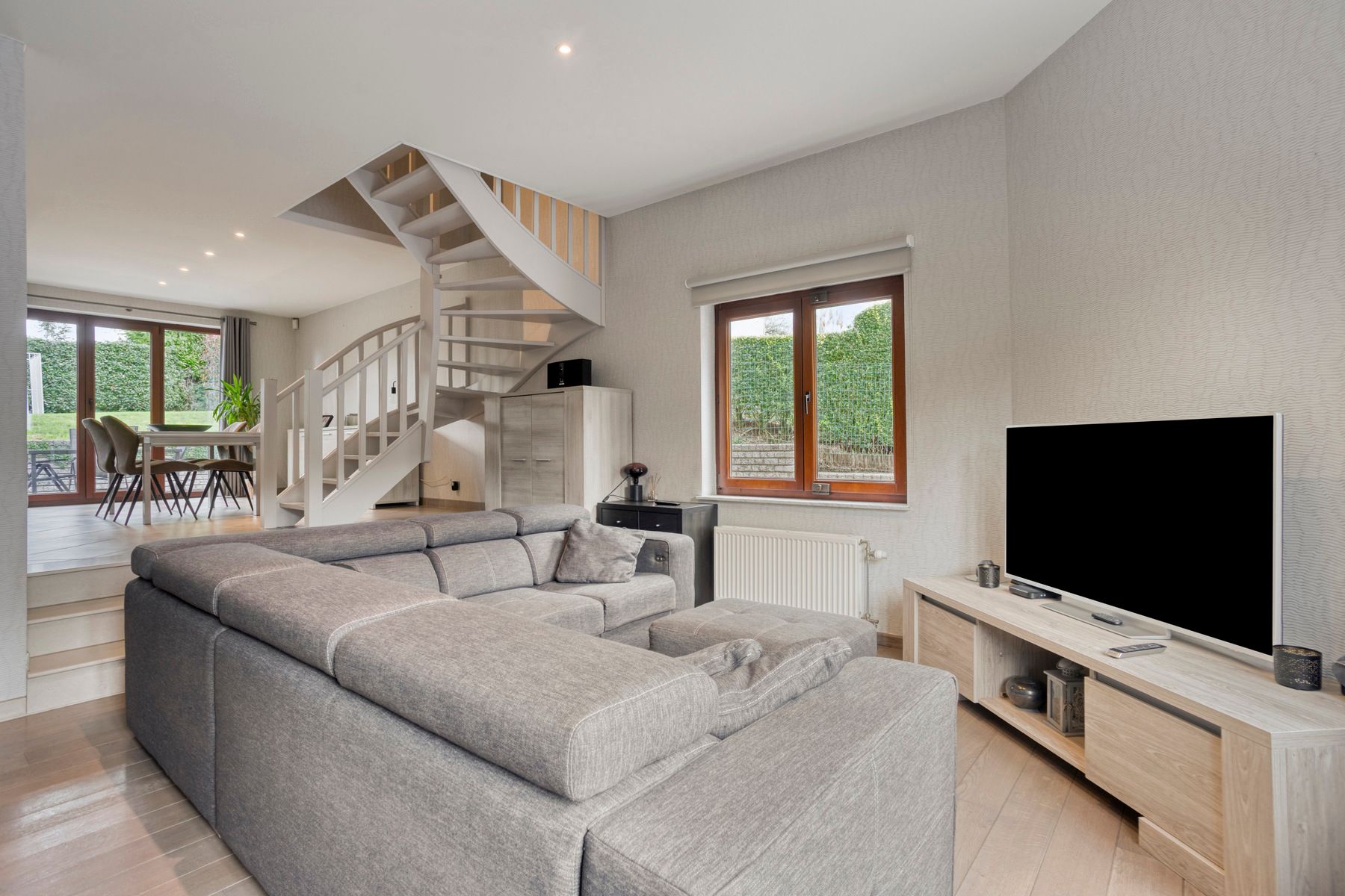 Woning met 3slpk, tuin en oprit, dorpskern nabij Beukenbos. foto 3