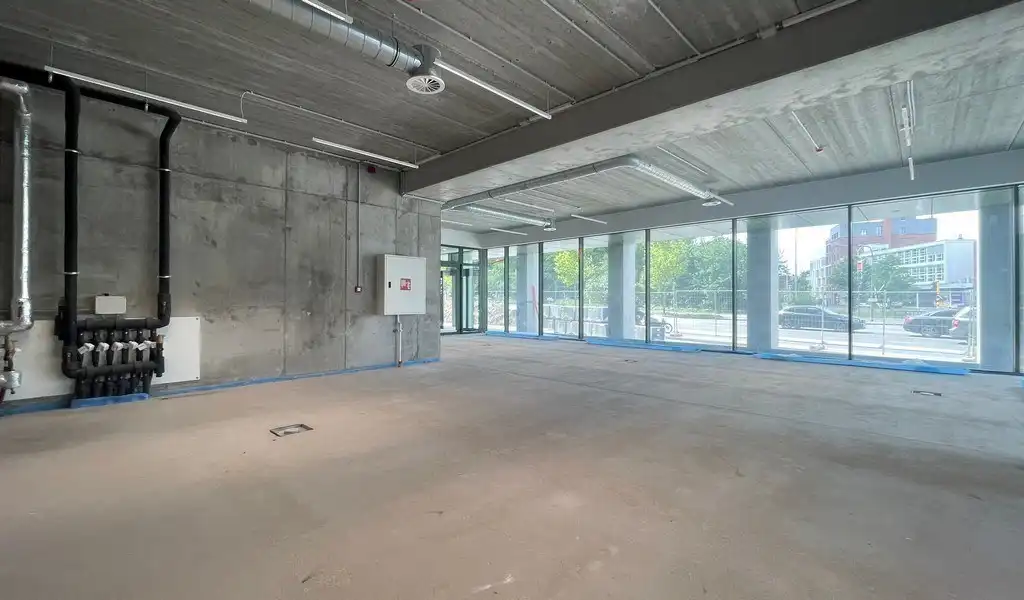 Commercieel gelijkvloers te huur in Infíniti te Berchem foto 3