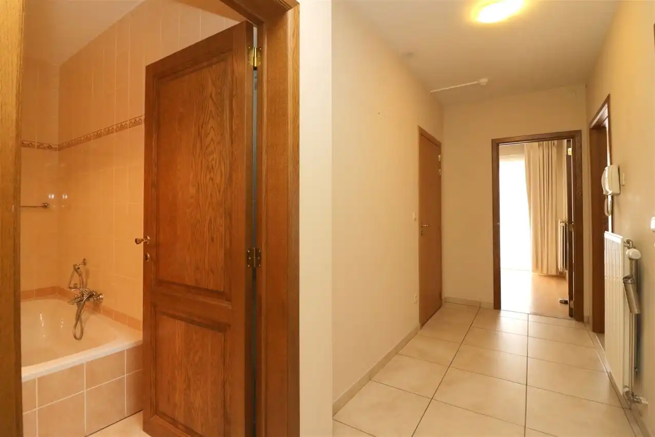 Appartement met 2 slpk., autostaanplaats en terras in centrum Aarschot foto 29