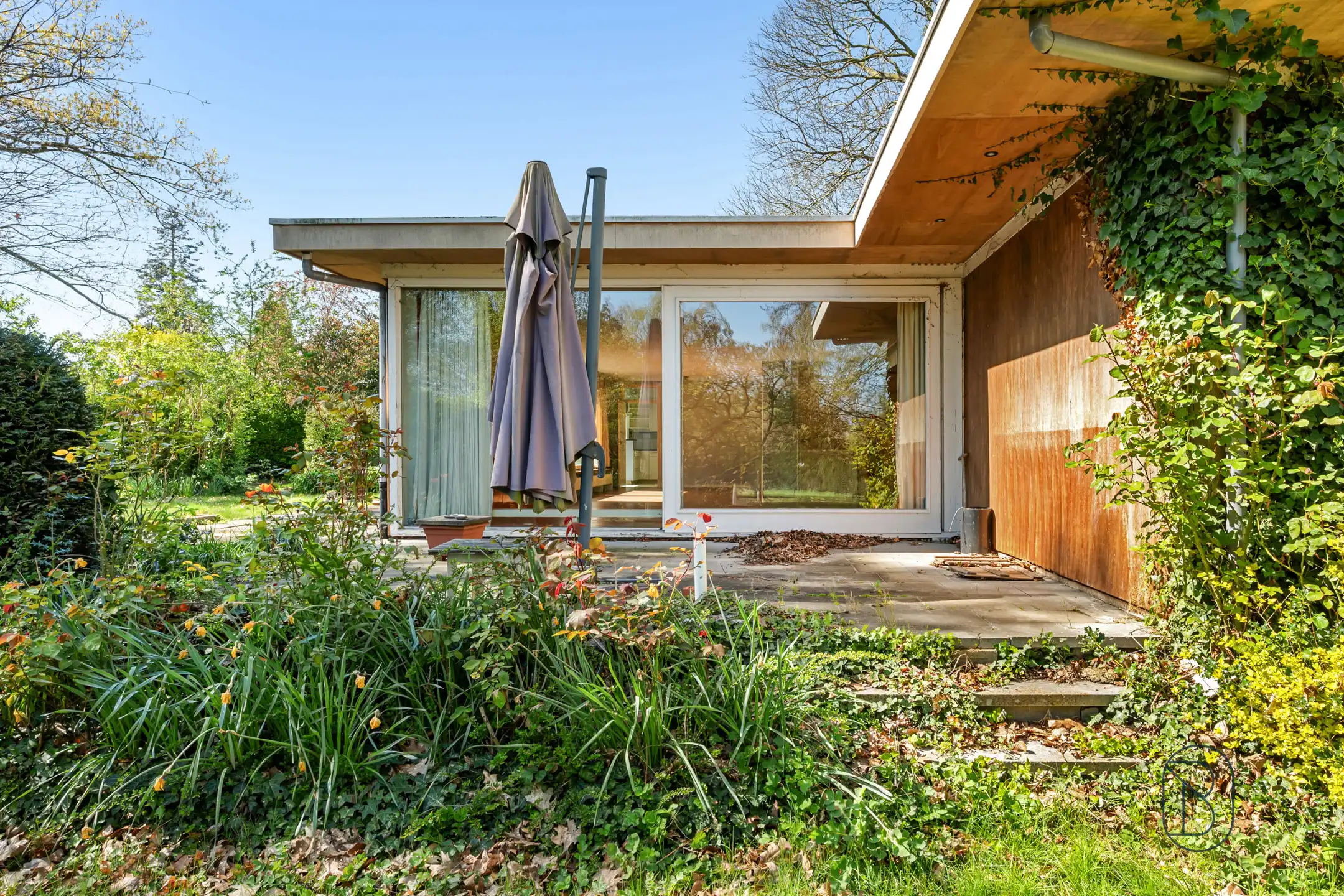 Topgelegen in de Rodenburg: te renoveren/af te breken villa foto 6