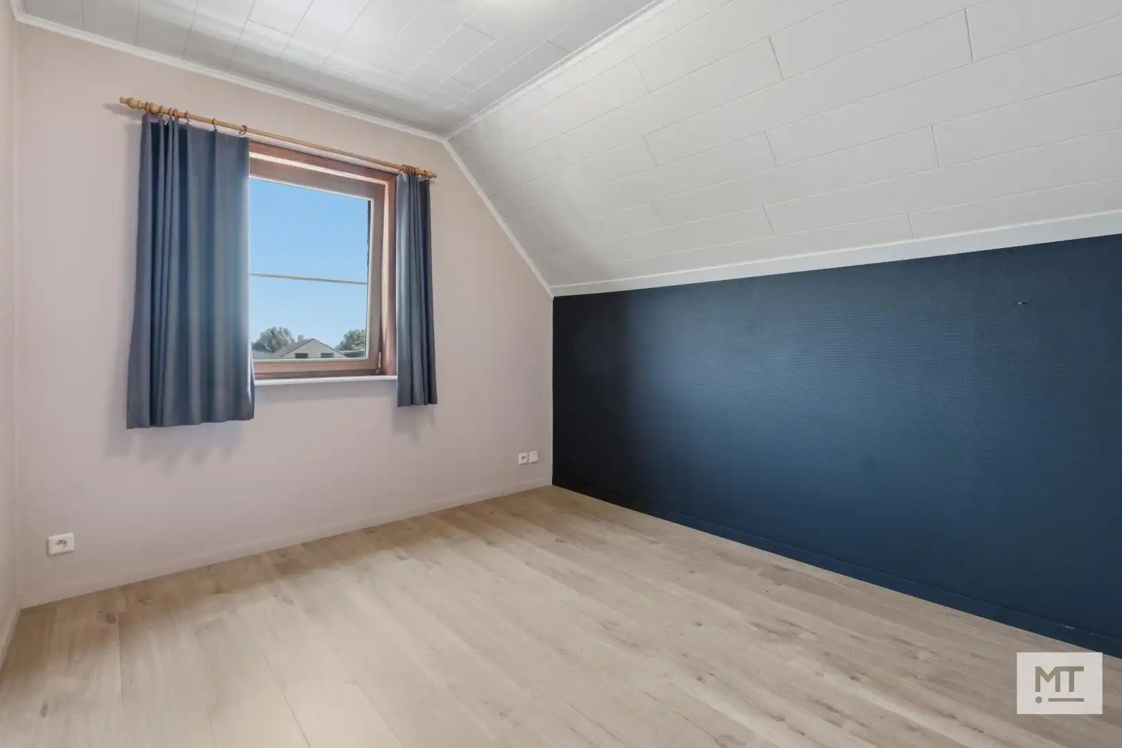 Alleenstaande woning met 4 slaapkamers, zonnige tuin en garage op de Molenhoek foto 10