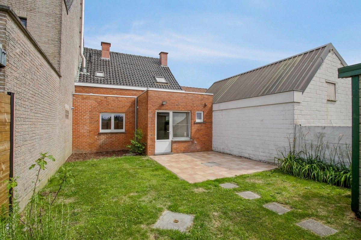 Instapklare gezinswoning met tuin in het hart van Eke foto 17
