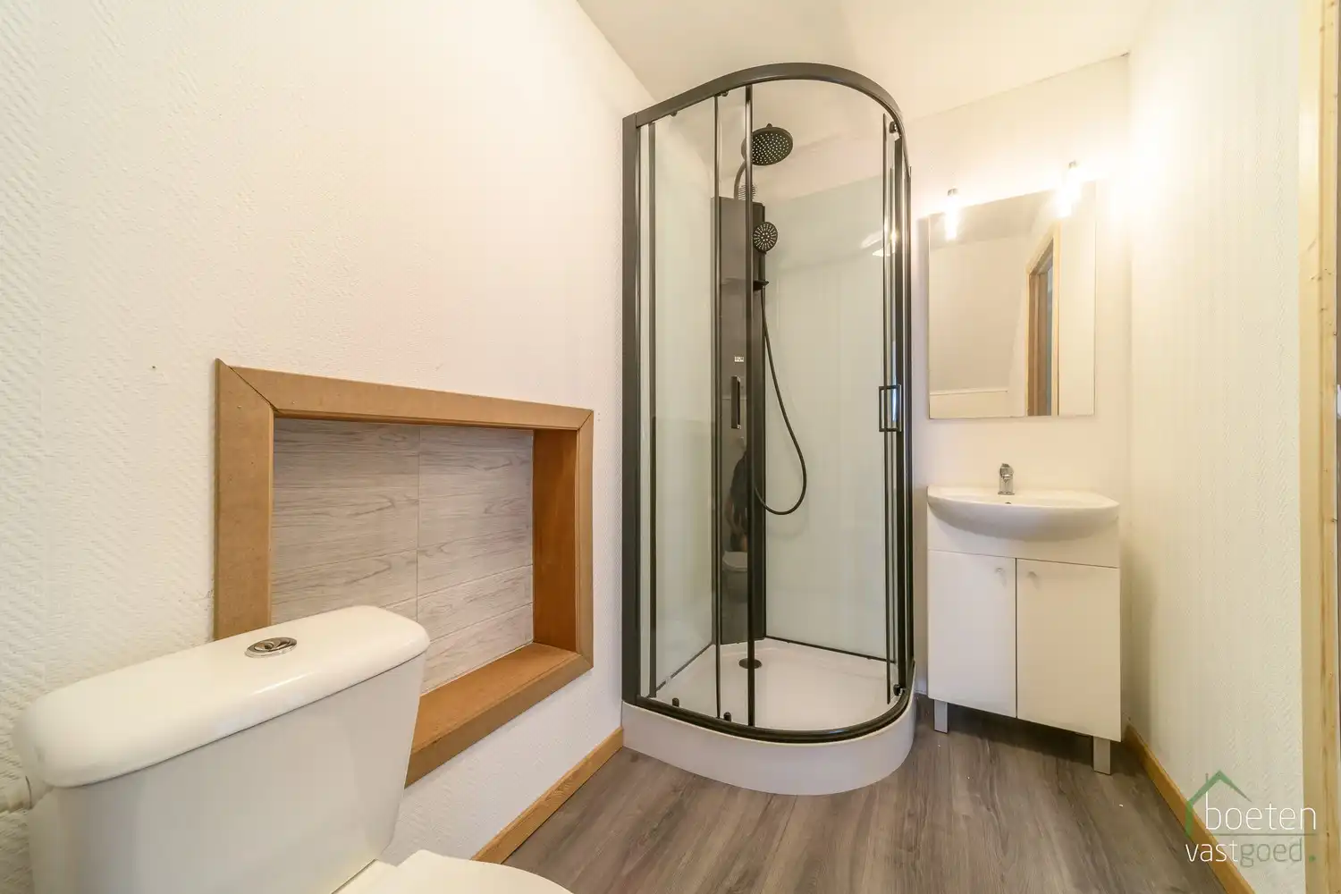 DE PANNE: Villahuis met 4 slaapkamers (waarvan 1 gelijkvloers), bureauruimte, 2 badkamers en ruime tuin op 1.250m² totale grondopp. foto 17