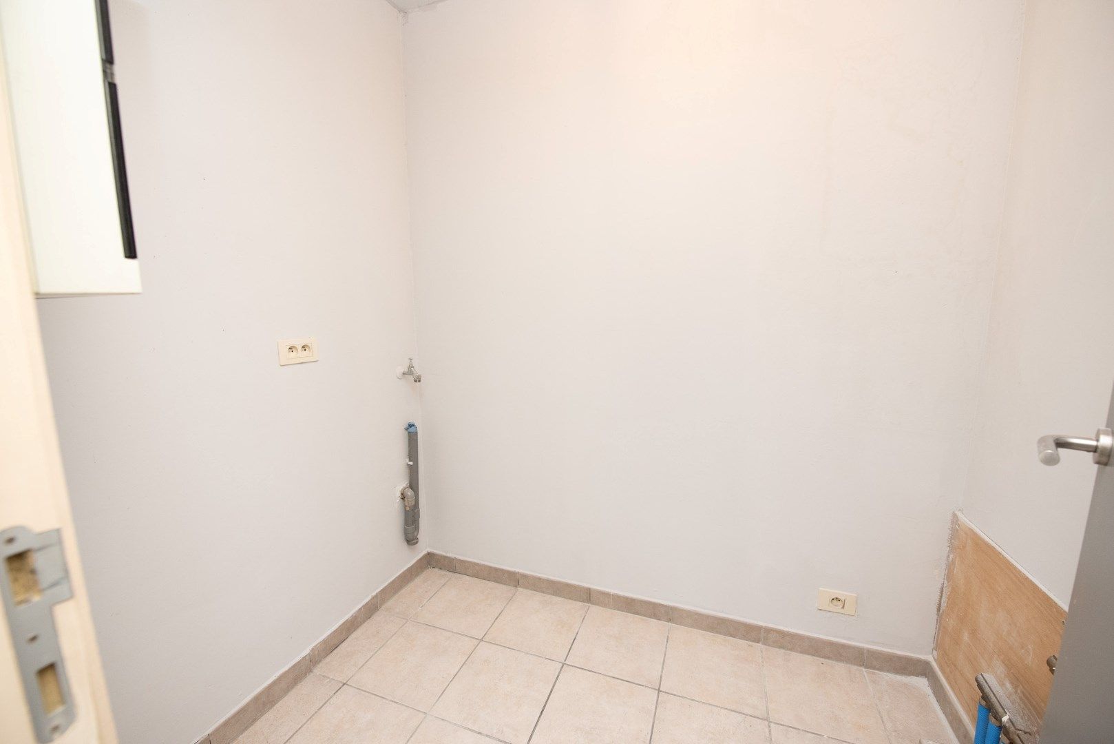 Ruim lichtrijk appartement met 2 slaapkamers en garage te Olsene. foto 12