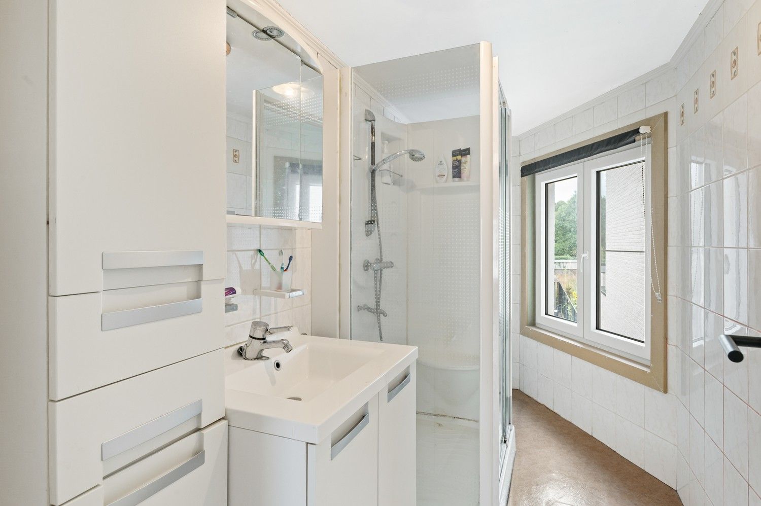 Toffe woning met zonnige tuin in het gezellige Ranst! foto 11
