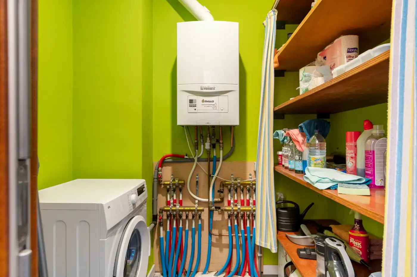 Instapklaar appartement met 2 slpk., balkon en garagebox foto 15