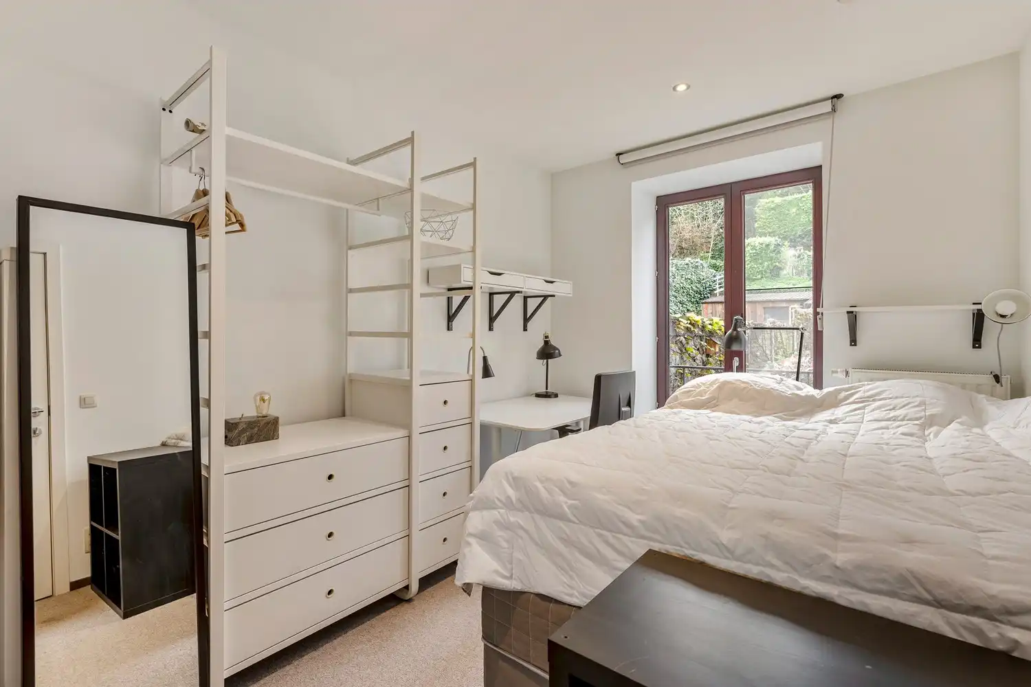 Grondig en stijlvol gerenoveerde burgerwoning met 5 slaapkamers, 3 badkamers en een tuin te centrum Leuven! foto 20