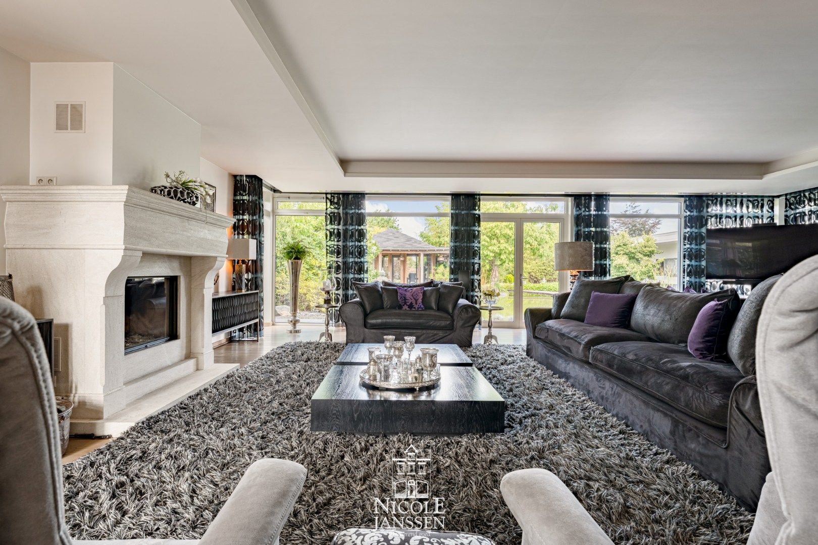 Moderne riante woning met paardenstallen en uitgestrekte weiden foto 5