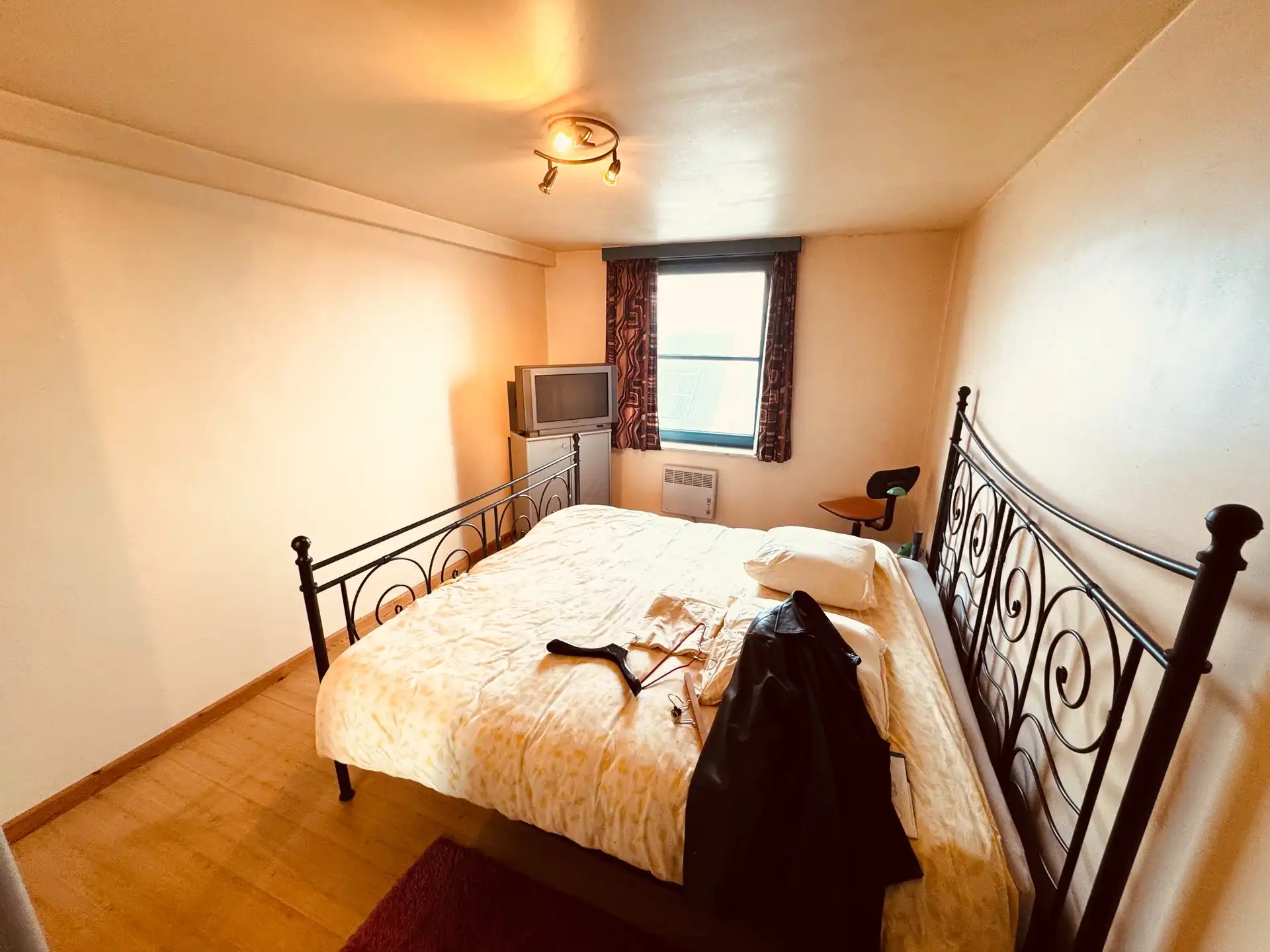 Aangenaam duplex-appartement in Bredene – licht op te frissen naar eigen smaak. foto 6