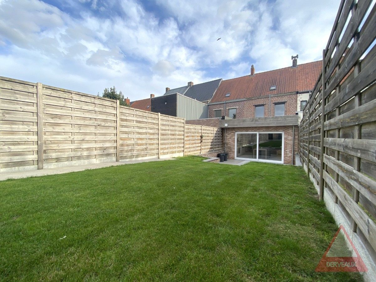 Moorslede – Instapklare en volledig gerenoveerde woning met tuin foto 15