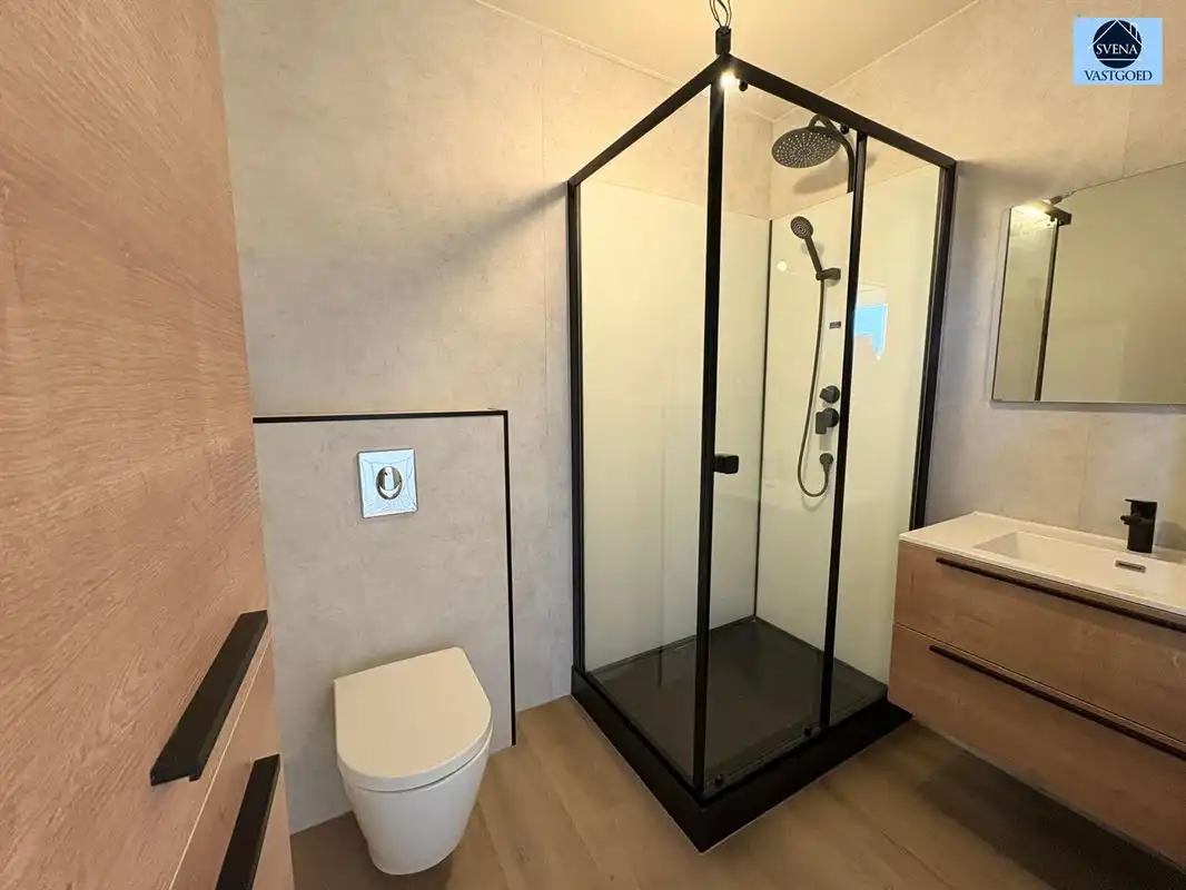 PRACHTIGE, ZEER RUIME WONING MET 5 SLAAPKAMERS foto 11