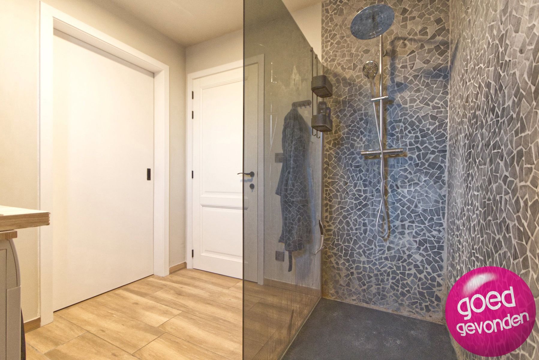 HOB - GERENOVEERD - 3 SLK - 2 BDK - TUIN - TERRAS - PARKING foto 29