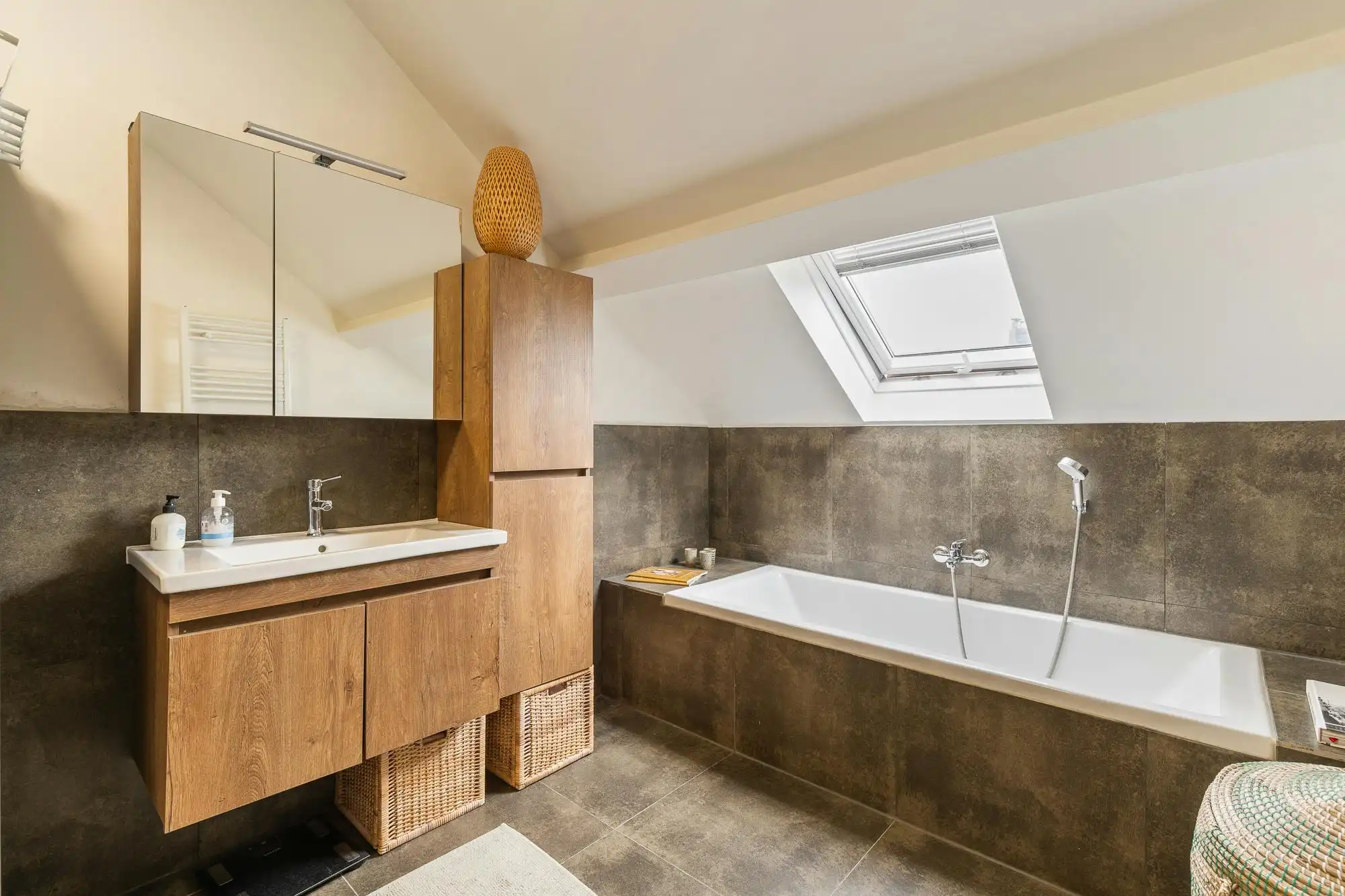Authentiek opbrengsteigendom te koop in de Markgravewijk foto 39