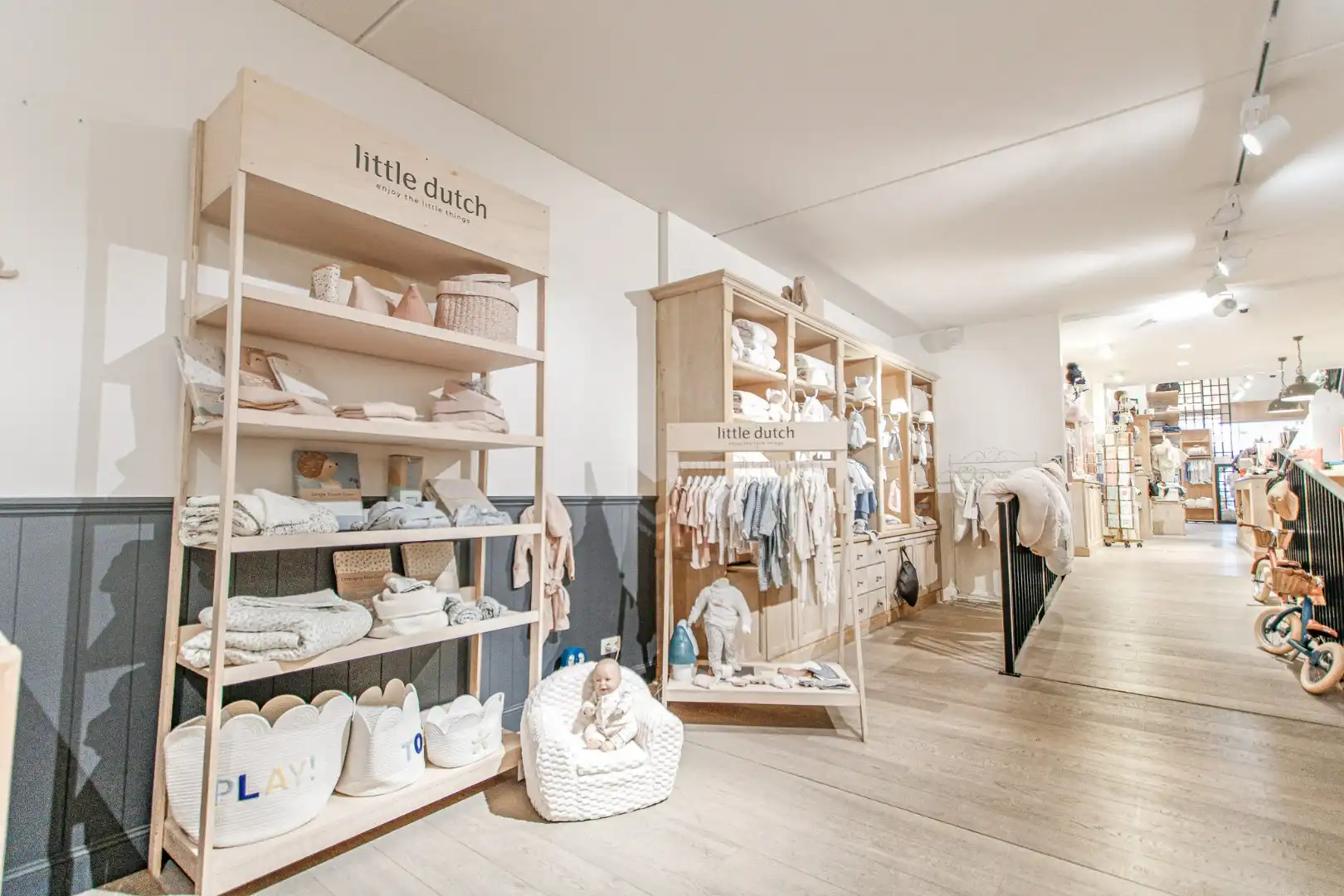 Zeer centraal gelegen handelspand op Lippenslaan 207, 306m² glv plus mezzanine, kelder en garage foto 9