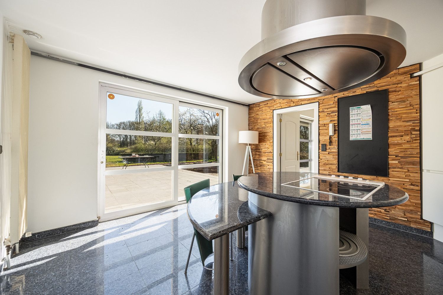 Villa op een uniek perceel van 1 hectare met vijver en zwembad foto 12
