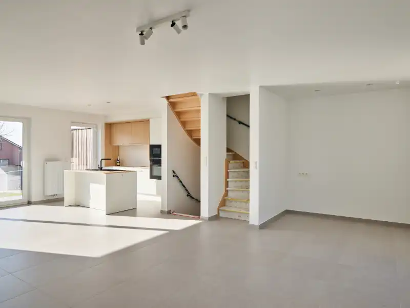 Instapklare gezinswoning met tuin in hartje Kieldrecht foto 8