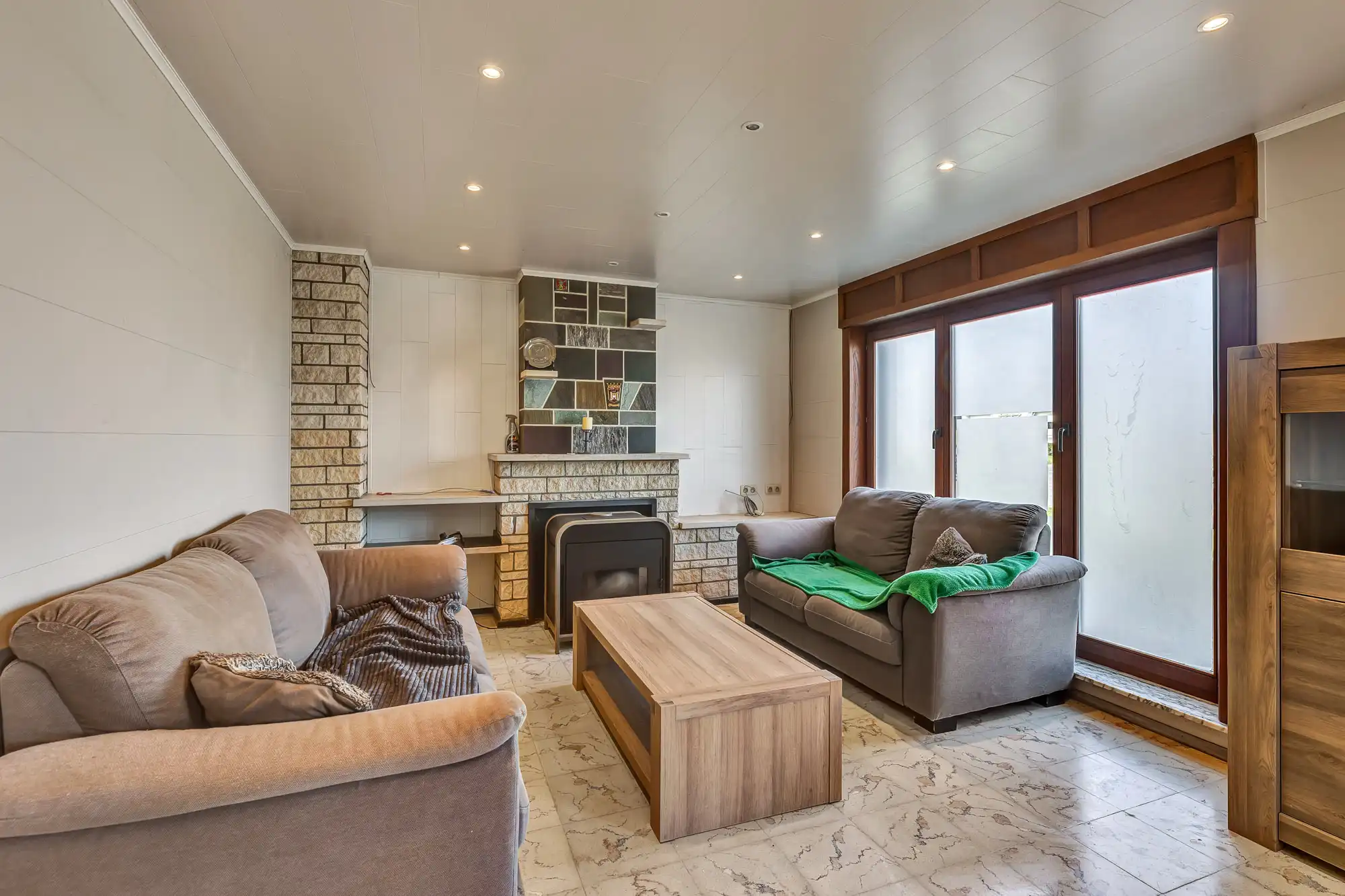 Robuuste woning op ruim perceel foto 6